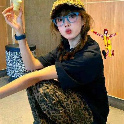 这个女配有点甜